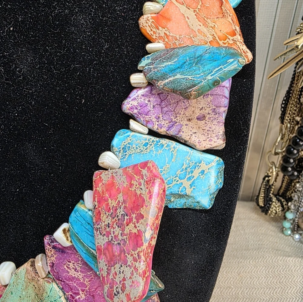 STATEMENT 32 Pieces Of Imperial Jasper And Turquoise On This Stunning Necklace - Picture 10 of 14